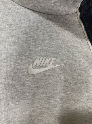Felpa con cappuccio Nike taglia S grigia