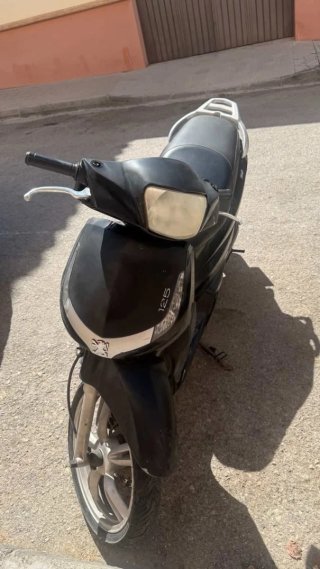 Peugeot Tweet 125 Scooter Negra !!!NEGOCIABLE!!!