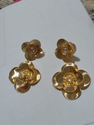 E559 Orecchini fiore filigrana inox oro pendenti
