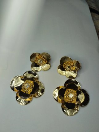 E559 Orecchini fiore filigrana inox oro pendenti