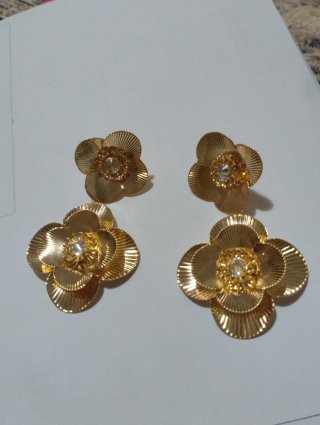 E559 Orecchini fiore filigrana inox oro pendenti