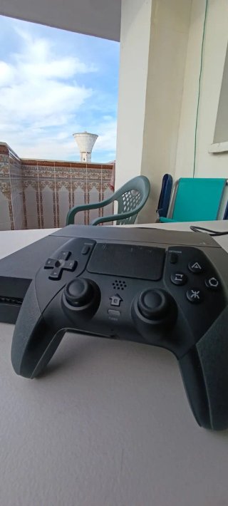 PlayStation 4 PS4 1TB + Mando + Cableado