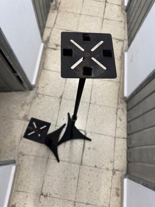 Soportes de pie para altavoces