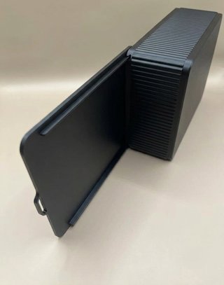 Scatola nera con coperchio scorrevole