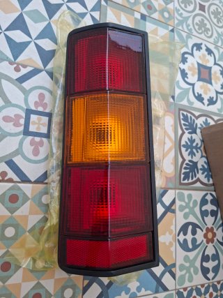 Faro Trasero Izquierdo Renault Express 2° Fase