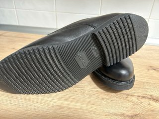 Zapato de piel negro cordones T.48