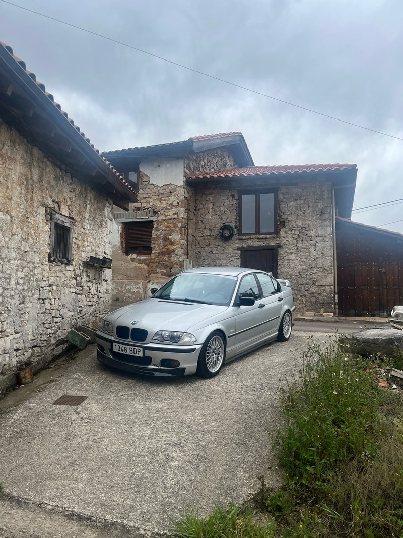BMW Serie 3 2001 - foto 1
