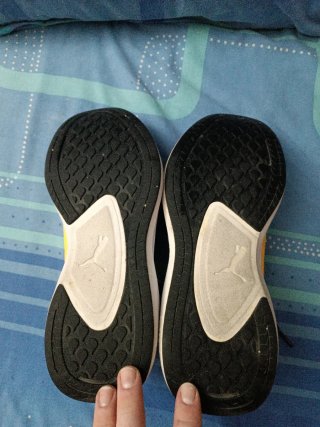 Zapatillas Puma Amarillas y Negras