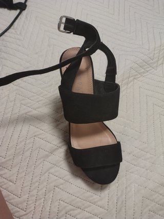 Zapatos de tacón negros