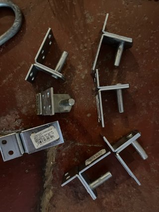 Soportes metálicos ESCUCHO OFERTA