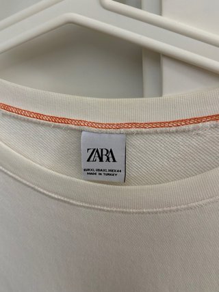 Sudadera Zara Blanca con Estampado