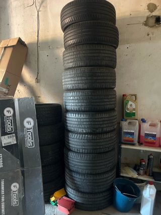 Lote de 10 Neumáticos 225/45/17