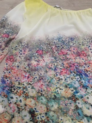Blusa gasa con un hombro descubierto