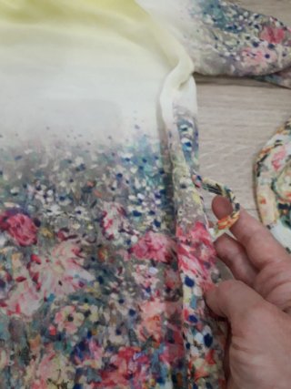 Blusa gasa con un hombro descubierto