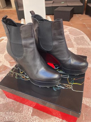 Botines de piel negros