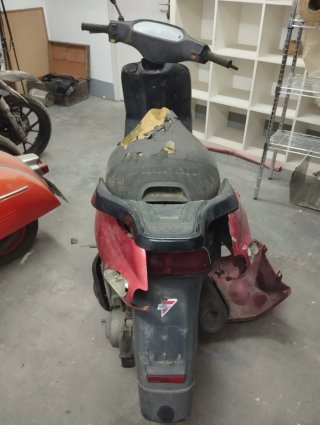 Piaggio Typhoon 49cc Roja
