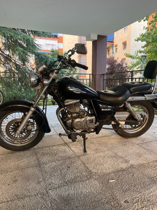 Suzuki Marauder 250cc Negra