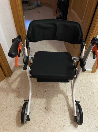 Andador 2 en 1: Andador y Silla de Ruedas