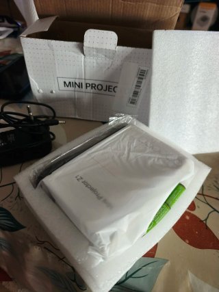 Mini proyector LED UNIC Z1 blanco