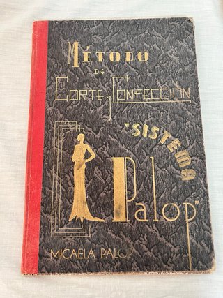 Antiguos libros de corte y confección.