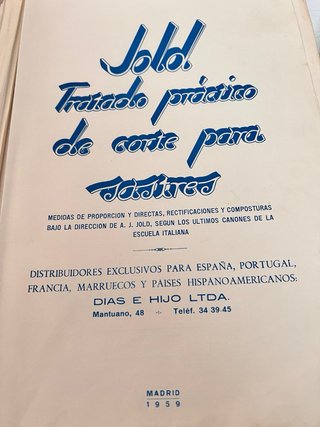 Antiguos libros de corte y confección.