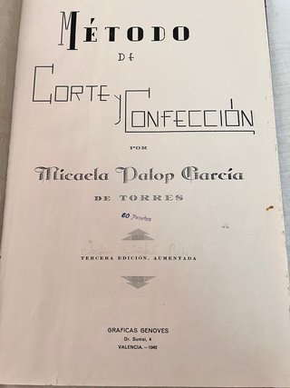Antiguos libros de corte y confección.