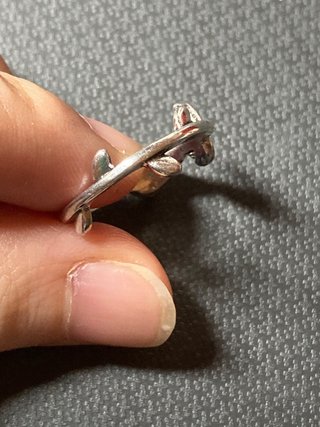 Anillo plata diseño de rosa