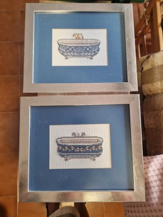 2 Cuadros Punto de Cruz Bañeras marco plata 25x30