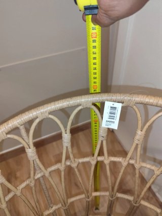 Silla de mimbre con patas metálicas