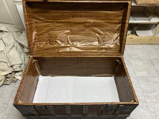Baúl antiguo madera maciza herrajes originales