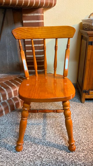 Mesa de comedor de madera maciza + 5 sillas