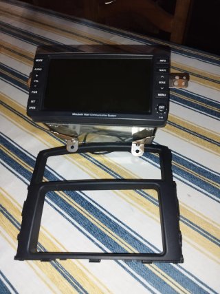 Pantalla Mitsubishi Montero V80