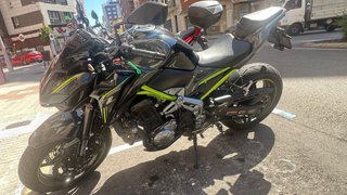 Kawasaki Z900 Negra y Verde