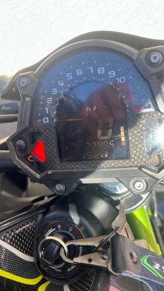 Kawasaki Z900 Negra y Verde