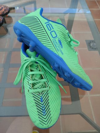 Botas Fútbol Niño Talla 35 Verde/Azul