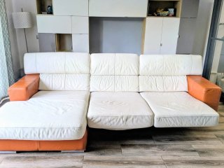 Sofá Chaiselongue Piel Blanco y Naranja