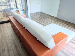Sofá Chaiselongue Piel Blanco y Naranja