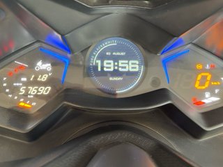Kymco AK550 Maxi Scooter Gris