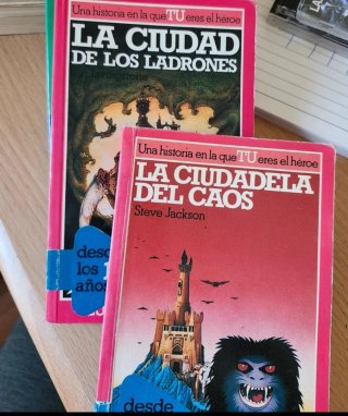2 titulos de LUCHA FICCIÓN