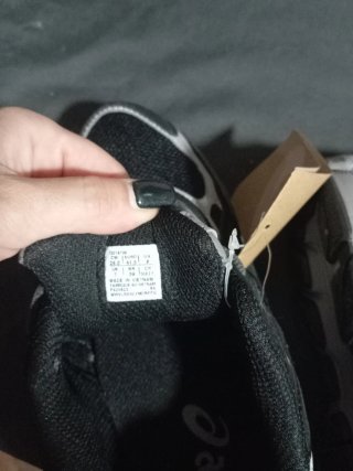 Zapatillas Asics Negras y Grises