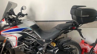 Ducati Enduro Negra y Plateada