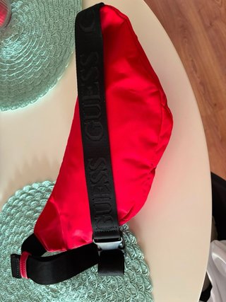 Riñonera Guess Edición Limitada Roja