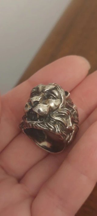 Anello scultura testa di leone argento