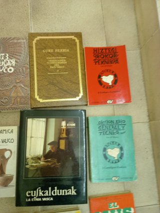 Lote libros de cultura vasca