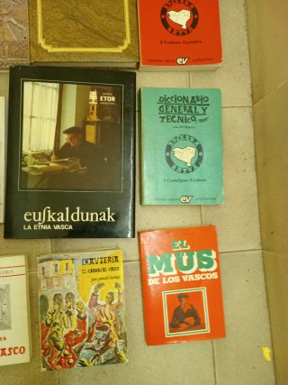 Lote libros de cultura vasca