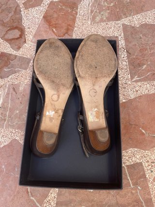 Sandalias Lotusse Marrones con Adorno