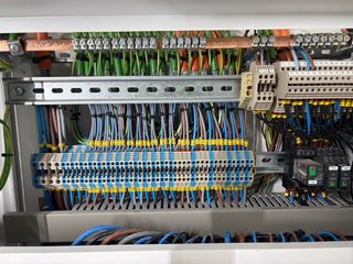 ¡ELECTRICISTA PROFESIONAL!  ¿Tienes una avería