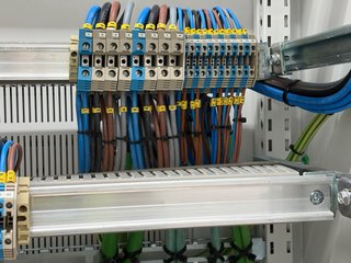¡ELECTRICISTA PROFESIONAL!  ¿Tienes una avería