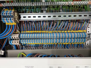 ¡ELECTRICISTA PROFESIONAL!  ¿Tienes una avería