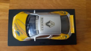 Coche Scalextric Ninco Megane y chasis de regalo